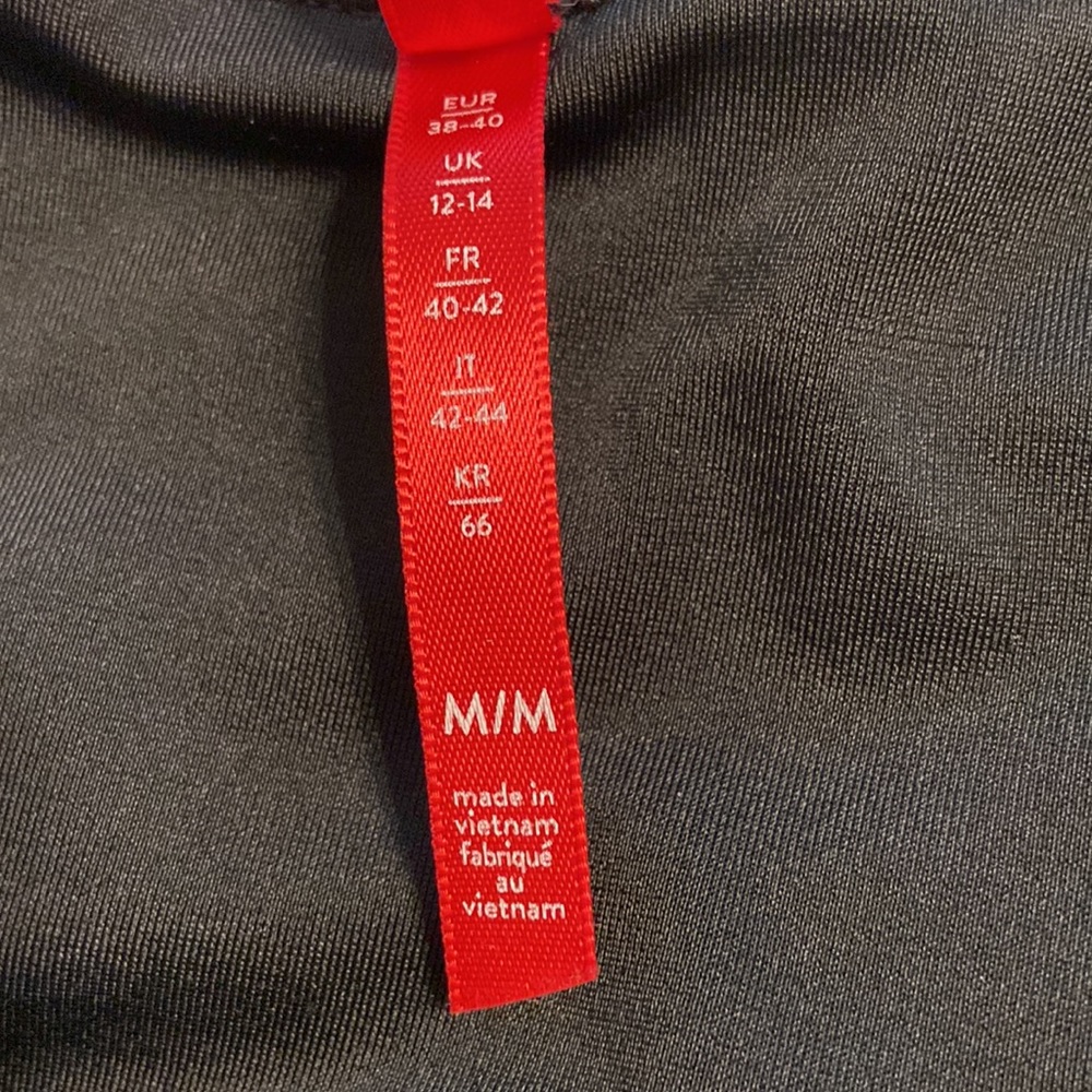 SPANX Leggings size M excellent condition please see pictures inseam 27” - Picture 5 of 16